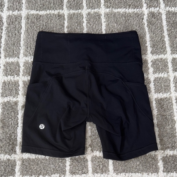 Lululemon 6" Fast and Free Black Bike Short - Picture 2 of 5